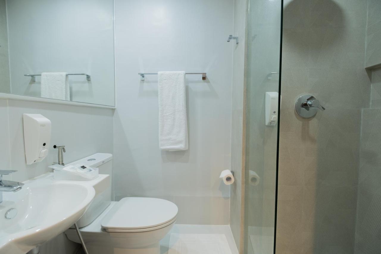 Avior Hotel General Santos City Buitenkant foto