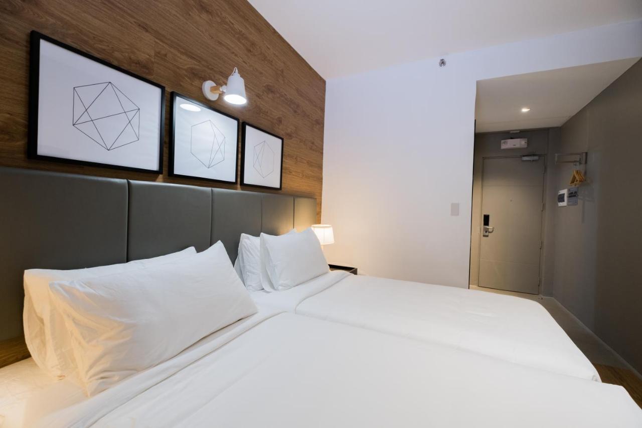 Avior Hotel General Santos City Buitenkant foto